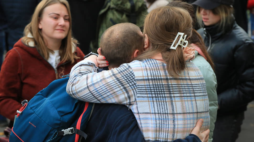 Чиновники обещают решить не только экономические, 
но и бытовые проблемы семей мобилизованных