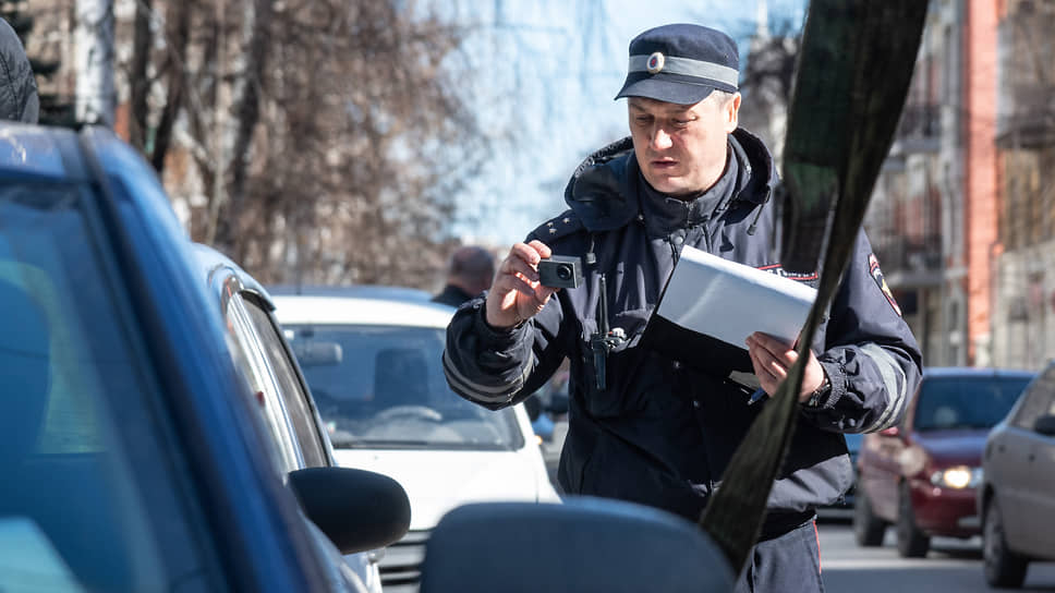 Воронежским полицейским в борьбе со «скрытой» парковкой могут помочь общественники
