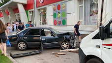 В Воронеже полицейский сбил трех человек на тротуаре, один из них скончался