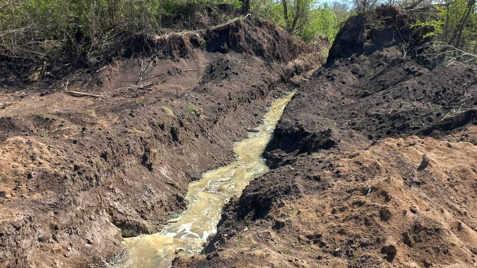 Слив канализационных стоков в Новоусманском районе