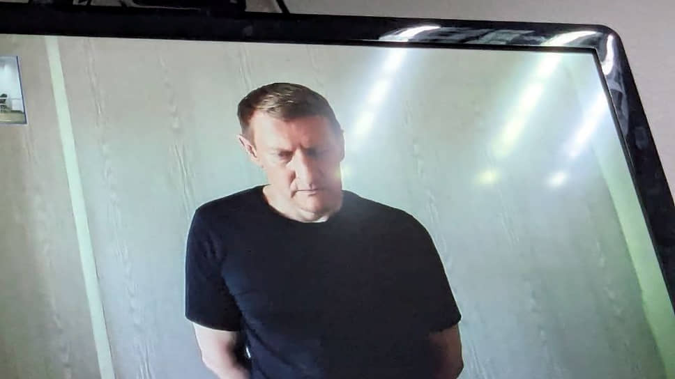 Евгений Шишкин присутствует на заседаниях по видеосвязи из СИЗО