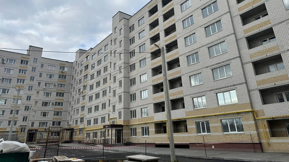 Достроенный дом в поселке Хохольский Воронежской области