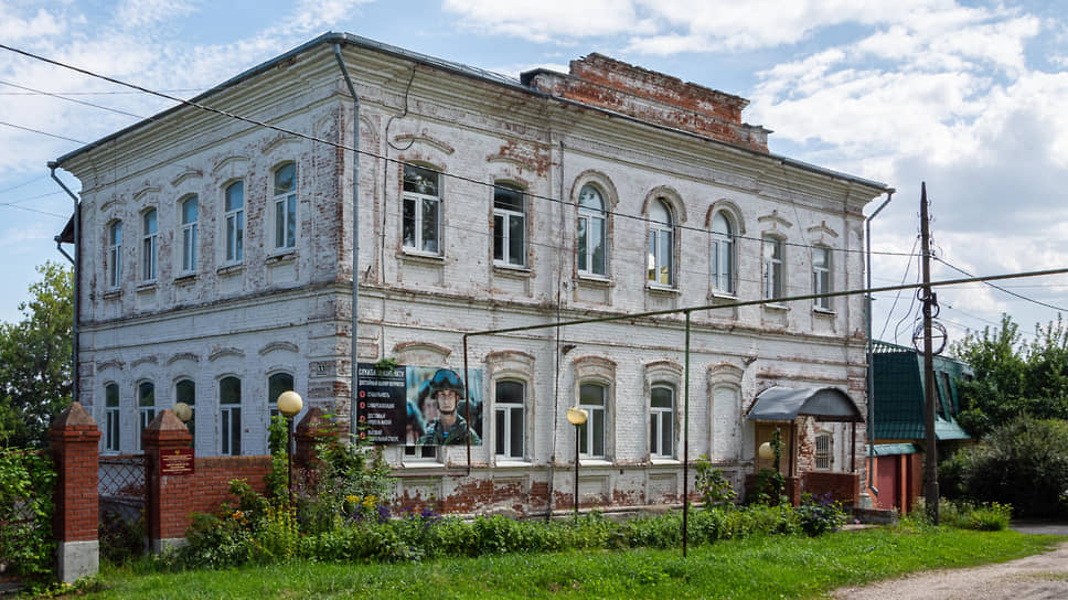 Здание 1917 года постройки в Болхове
