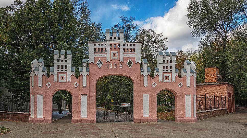 Городской парк. Острогожск, центр города. Основан в 1900-е годы, реконструирован в 2012 году.