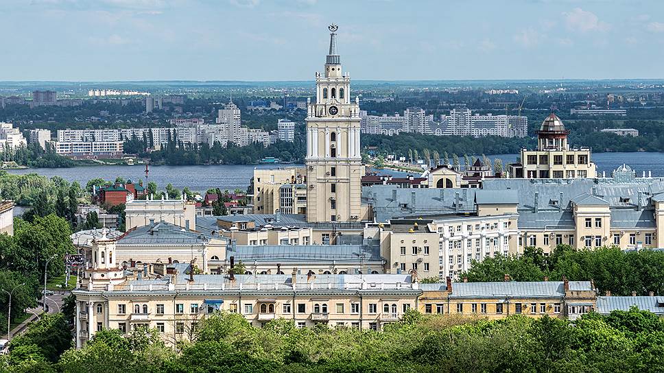 Массивная «сталинская» застройка центральной части Воронежа