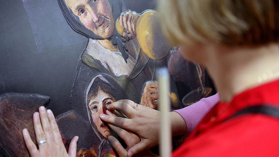 Тактильная выставка «Видеть невидимое» в Воронежском областном художественном музее имени И.Н. Крамского