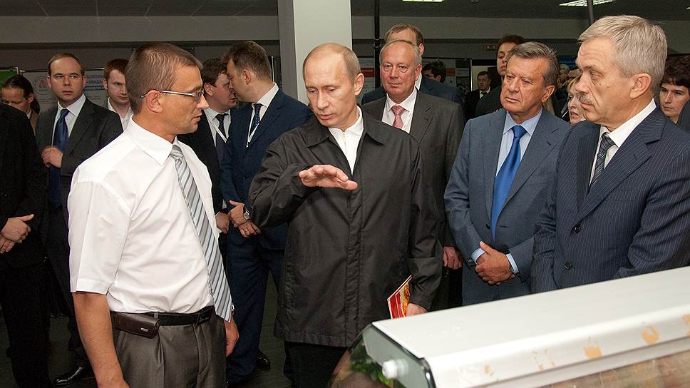 Во время визита премьер-министра РФ Владимира Путина в Белгород. 5 июня 2009 года.