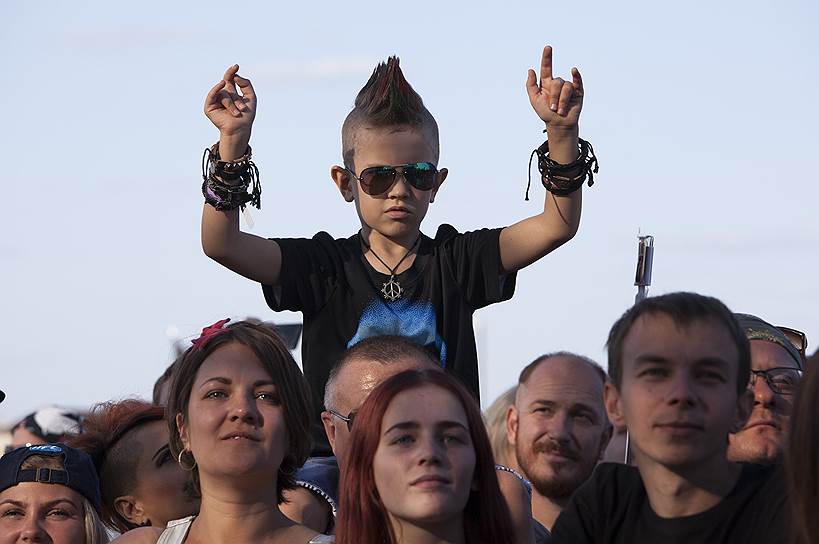 После выступления в официальной группе музыкантов Vkontakte появилась благодарность слушателям за то, что они «ворвались» вместе с группой «в самый эпицентр панк-рока». 