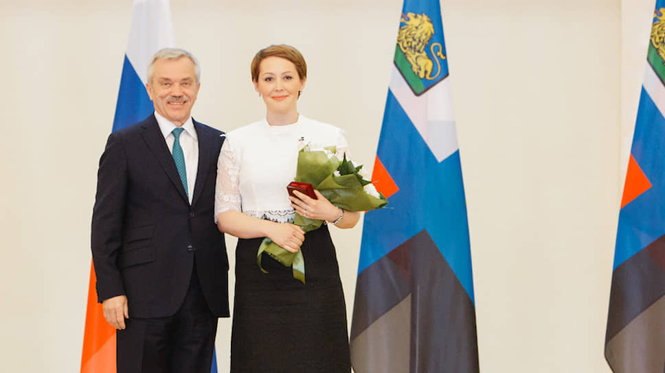 Наталия Полуянова (справа), спикер белгородской облдумы. Слева — губернатор Белгородской области Евгений Савченко