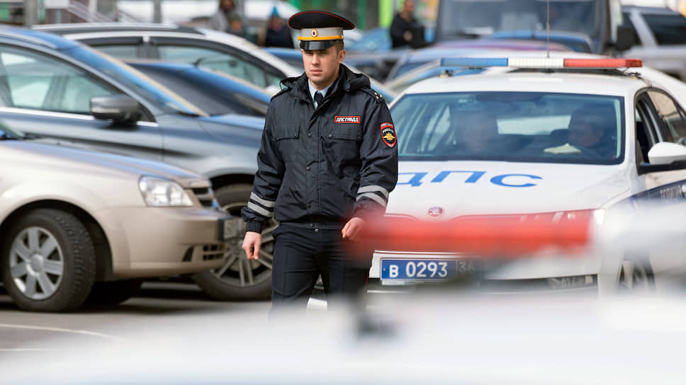 С начала нынешнего года количество нарушений правил остановки транспорта в Воронеже превысило уже 1 тыс., было задержано свыше 3 тыс. автомобилей