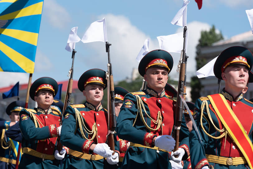 Прохождение знаменной группы