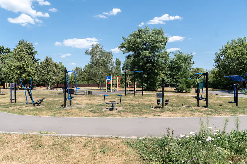 В 2018 году в парке Победы установили спортивную площадку для игры в хоккей, волейбол, баскетбол, футбол, а также семь уличных силовых тренажеров и теннисный стол