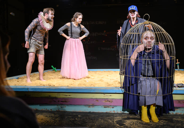 А 12 сентября в Никитинском театре состоялся пресс-показ спектакля «Двенадцатая ночь, или как угодно» по пьесе Уильяма Шекспира.