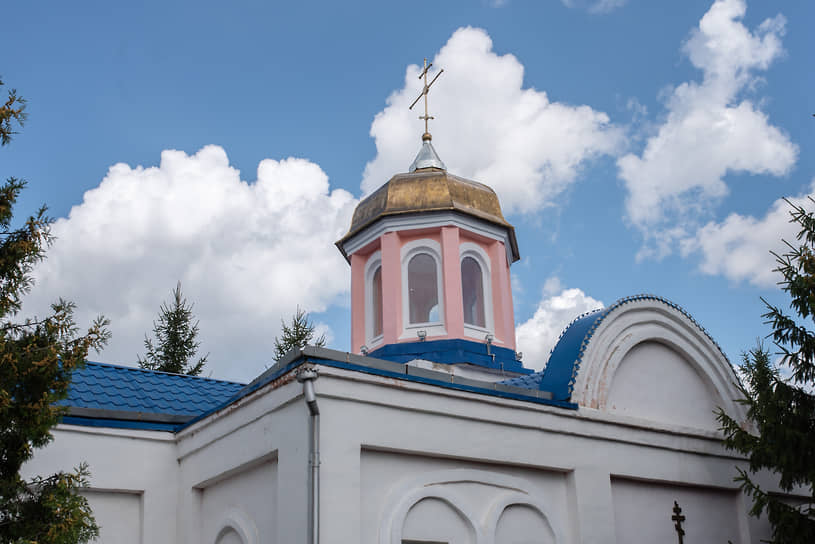 Отбывающие наказание в ИК-4 могут стать членами православного общества, посещать местный храм Великомученика Георгия Победоносца.