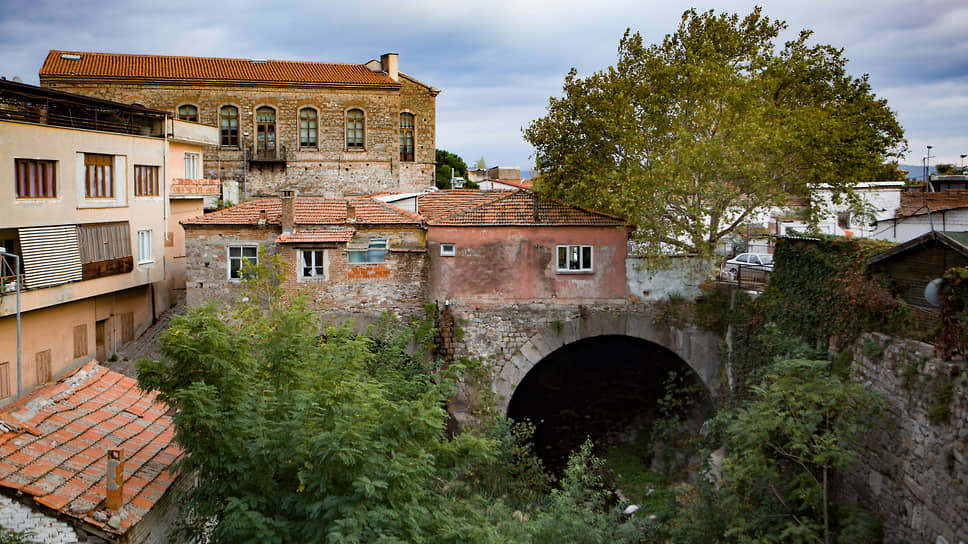 Акведук в Бергаме (Турция).