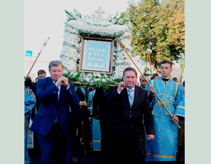 Сентябрь 2017 года. Еще глава Курской области Александр Михайлов о прошедшей благотворительной акции: «Думаю, что по истечении года надо назвать тех, кто имел возможность, но не захотел поучаствовать в общей областной благотворительной акции». «Некоторые из них находят возможность, а другие просто лукавят. Может быть, ищут сиюминутные выгоды. И нам надо, чтобы люди об этом знали»,— пояснил губернатор.