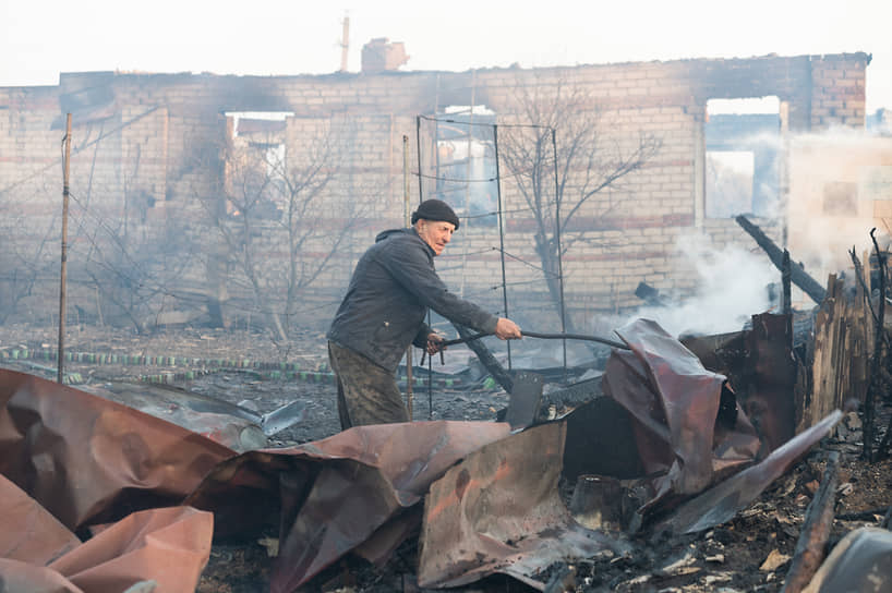 Последствия ландшафтного пожара в селе Мечёвка Бобровского района Воронежской области