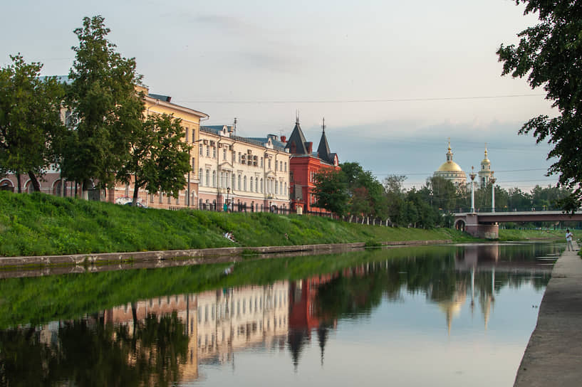 Река Орлик в Орле. На территории города в 2021 году есть только два официально утвержденных места для купания — Центральный городской пляж и пляж на озере Светлая Жизнь