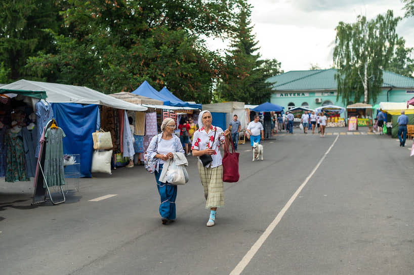 В частности, почти в два раза было уменьшено количество торговых мест для предприятий общественного питания на главной выставочной площади