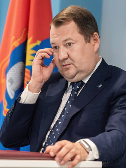 В 2021-м врио главы Тамбовской области был назначен Максим Егоров. В 2022-м он победил на выборах, но уже в 2024 году был освобожден с поста в связи с «переходом на новую работу на федеральном уровне», но нового назначения так и не получил. В июле 2025-го его арестовали по подозрению в получении взятки в особо крупном размере