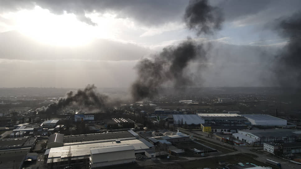 Окрестности горящей нефтебазы «Роснефти» в Белгороде
