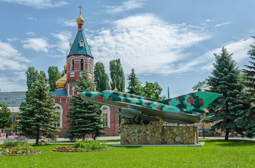 Воинский храм во имя святителя и чудотворца Николая, построенный на территории Военно-воздушно академии имени профессора Жуковского и Гагарина в Воронеже