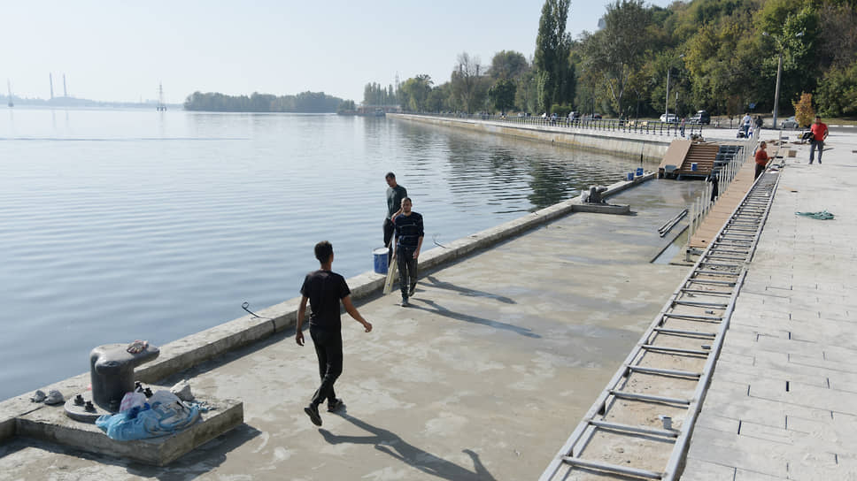 В итоге концепцию благоустройства воронежские власти одобрили лишь в 2021 году. Сейчас в ее основе — не многомиллиардные объекты недвижимости (хотя в будущем от них не отказываются), а природность территории.