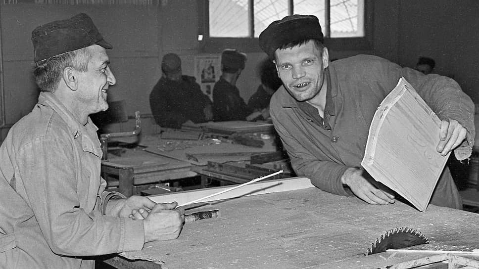 В 2017 году ЛИУ №6 было ликвидировано. В конце 80-х — начале 90-х годов здесь было производство мебели. Апрель 1995 года