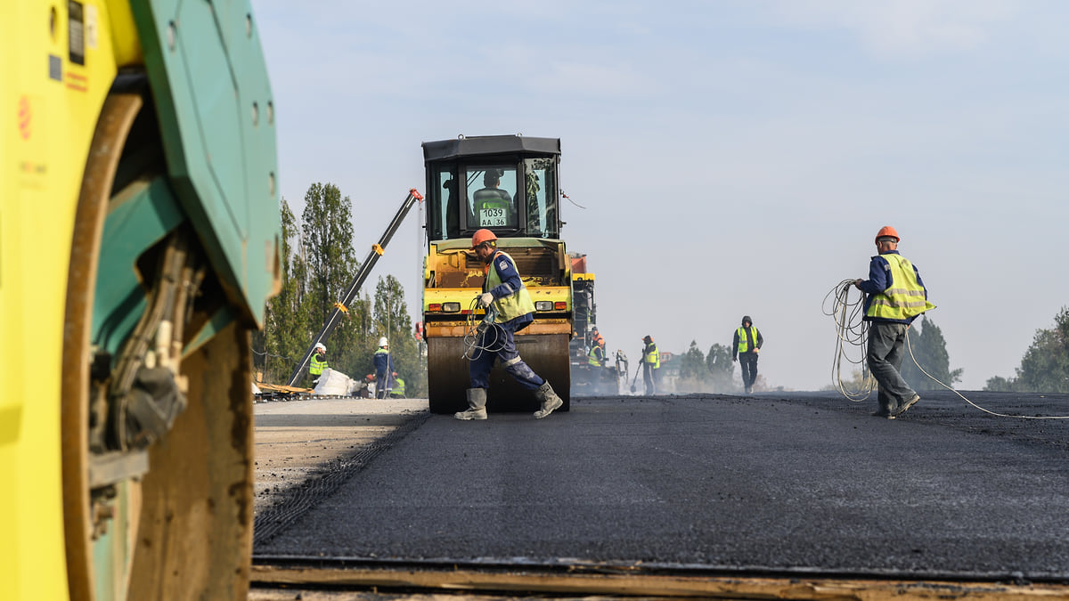 На улицах Воронежа в 2024 году будут проводить сплошную замену дорожного  покрытия – Коммерсантъ Воронеж