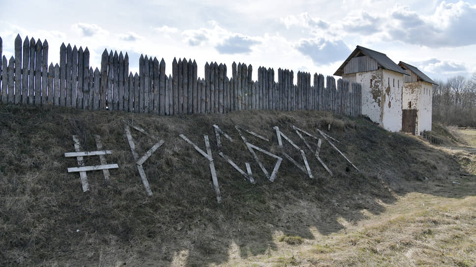 Недалеко от Ельца расположена крепость «Русборг». В ней ежегодно проводится одноименный фестиваль исторической реконструкции — один из самый крупных и авторитетных не только в России, но и в Европе