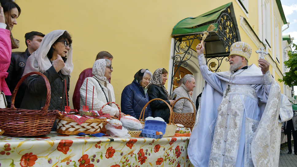 По времени освящение длится недолго