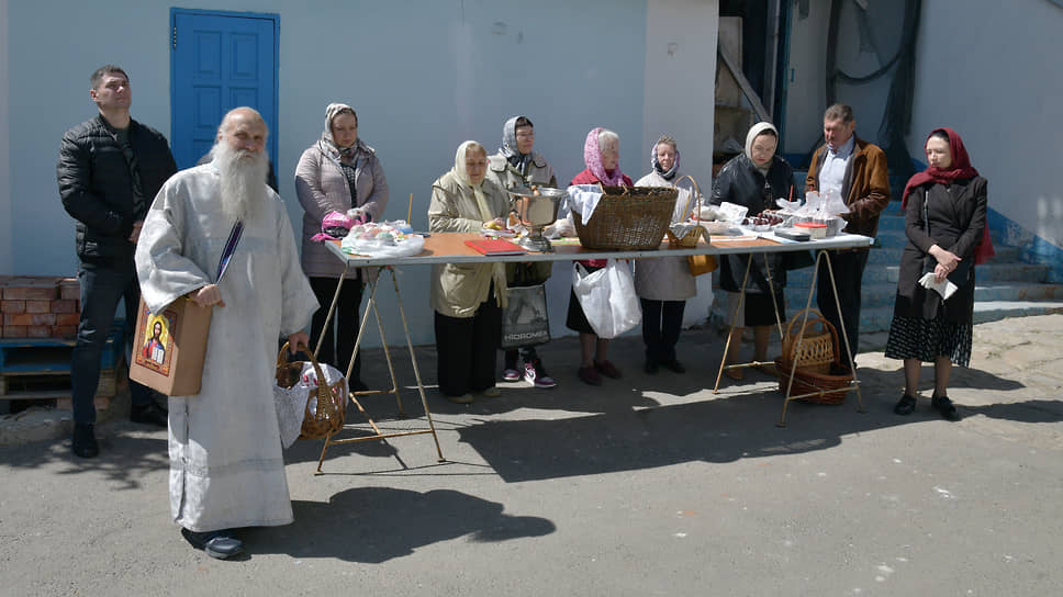 Пасха — один из главных православных праздников. Специально для нее у священнослужителей есть особенно нарядная одежда