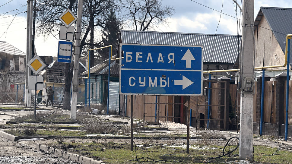 Дорожные указатели на населенные пункты Белая и Сумы