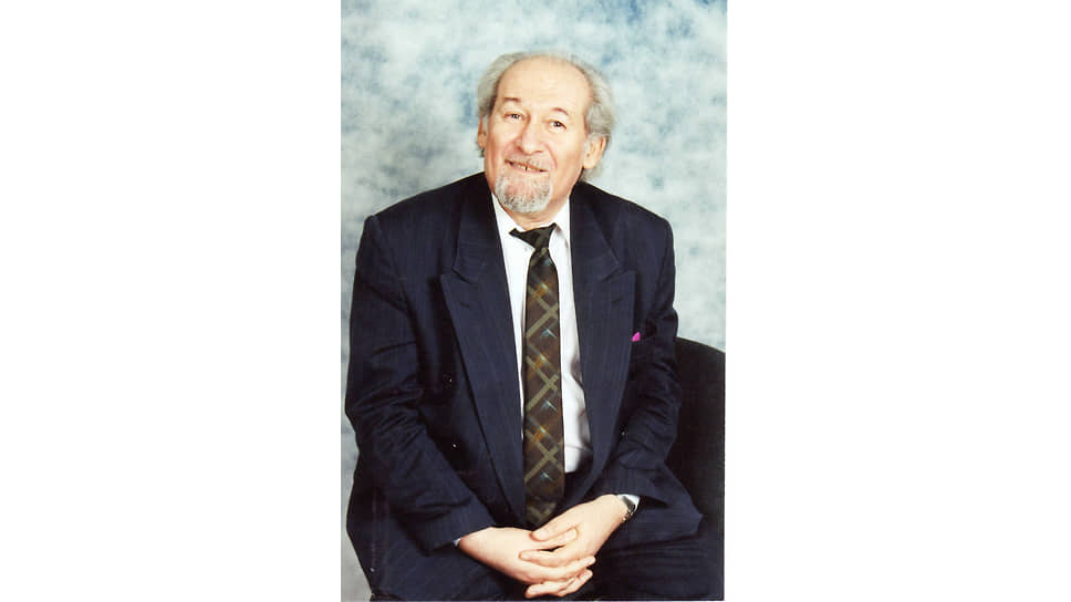 Валерий Вольховский, чье имя сейчас носит театр,— его главный режиссер с 1987-го по 2003 год. По его инициативе театр получил название «Шут»
