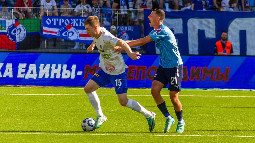 Ответный мяч «Факела» забил форвард Владимир Ильин с пенальти