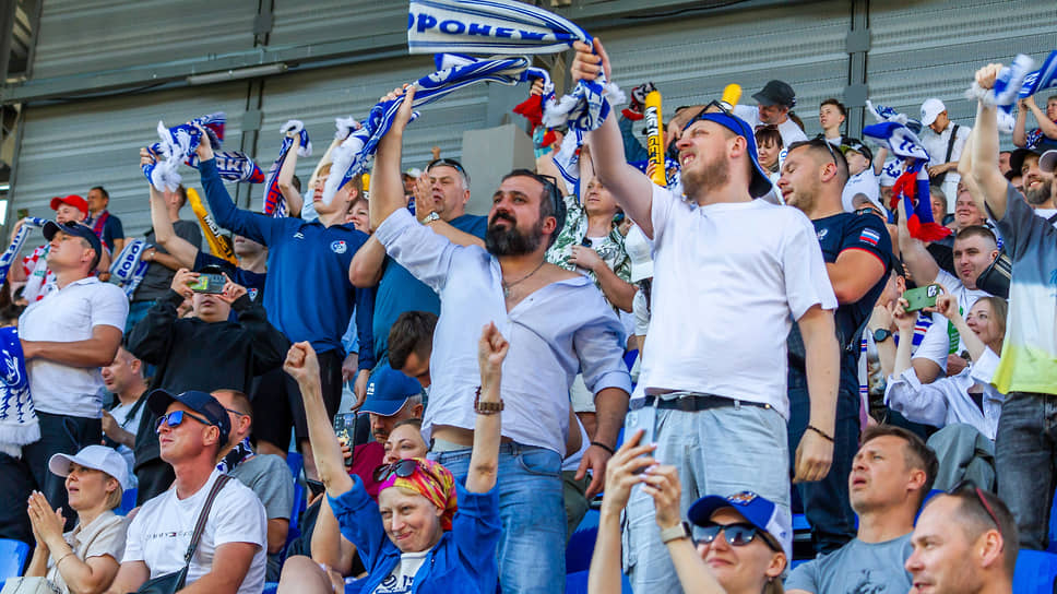 Игру на стадионе «Факел» в Воронеже смотрел 7871 зритель