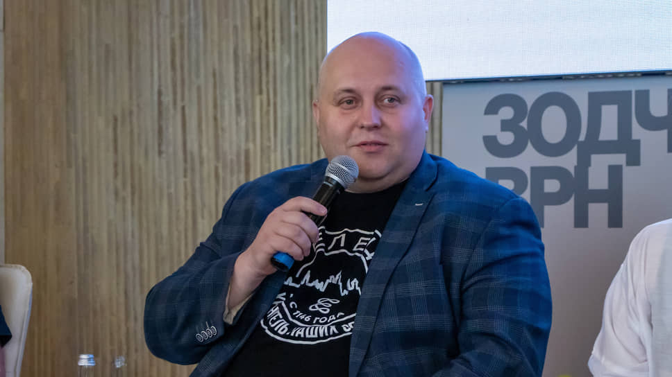 Экс-мэр Ельца (Липецкая область), и.о. уполномоченного по защите прав предпринимателей в Липецкой области Евгений Боровских на одной из сессий