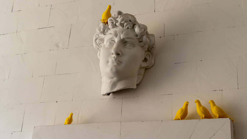 Интерьер Дома архитектора, украшенный к фестивалю