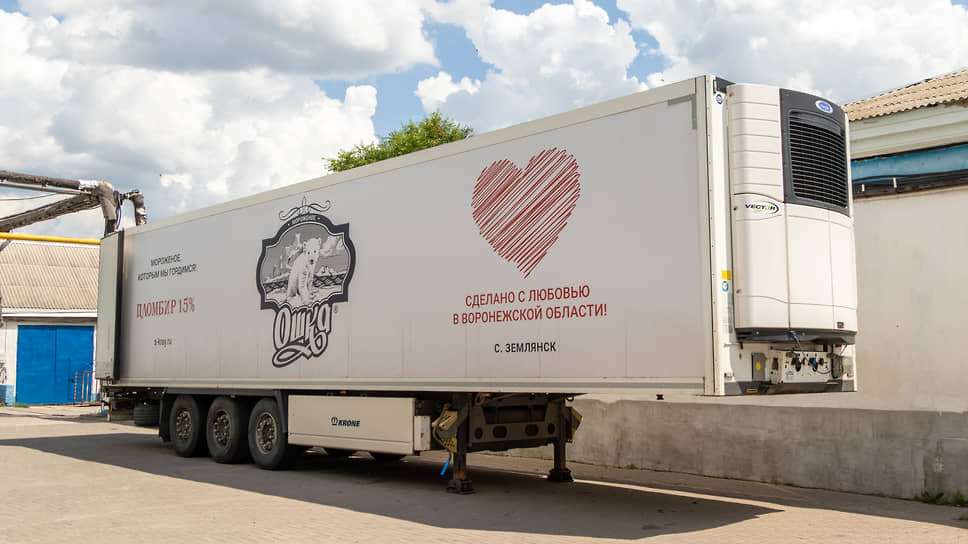 Мороженое с предприятия под Воронежем (КФХ «Сытный край», бренд «Ошка») поставляется в рефрижераторах в Воронежскую, Липецкую, Курскую, Белгородскую, Тамбовскую, Московскую, Тульскую, Волгоградскую, Ростовскую области Луганскую и Донецкую народные республики РФ. Доставка осуществляется при температуре –18°С