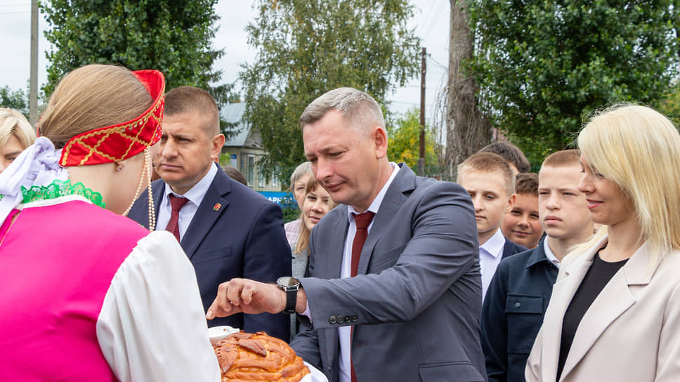 Алексей Кислицын оценил отменный вкус праздничного каравая