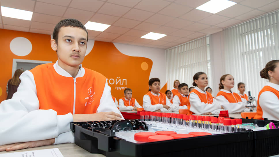 Агроквест, который провел в новом классе директор по производству ООО «Черноземье» Михаил Галаган, вызвал большой интерес у ребят