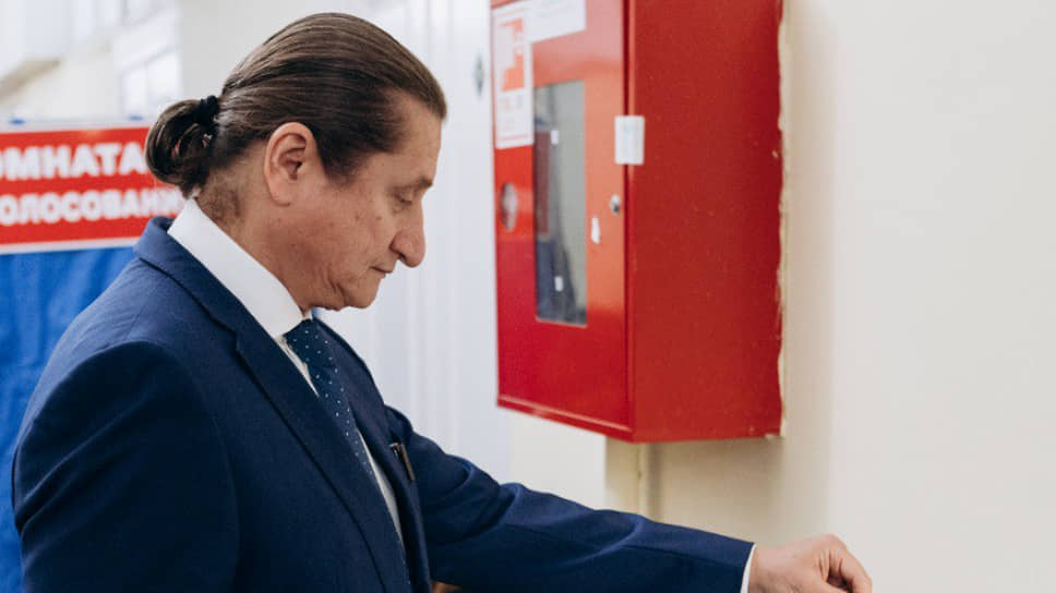 Депутат Госдумы от Воронежской области Сергей Чижов традиционно проголосовал в Воронежском лесотехническом университете