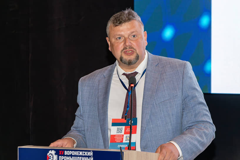 Сергей Хлызов, министр промышленности и транспорта Воронежской области, на пленарном заседании форума