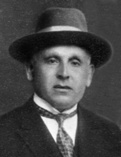 Давид Ямпольский  –  один из организаторов оркестра. Стоял за дирижерским пультом во время первого концерта 1 ноября 1925 года. С 1926 года выступал в качестве второго дирижера