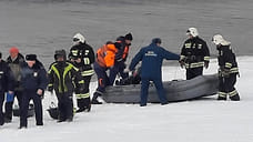 В Рыбинске с оторвавшейся льдины спасли двух рыбаков