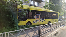 В Ярославле госпитализировали водителя рейсового автобуса после ДТП
