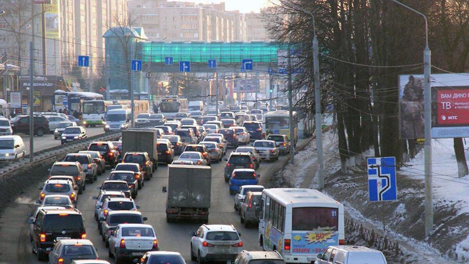 Надземный переход на Московском проспекте