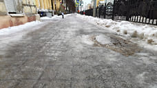 В центре Ярославля реагент не спас от гололеда тротуары