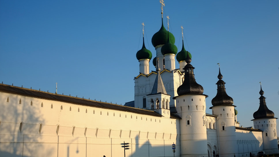 Виды Ростова. Церковь Иоанна Богослова в Ростовском кремле.