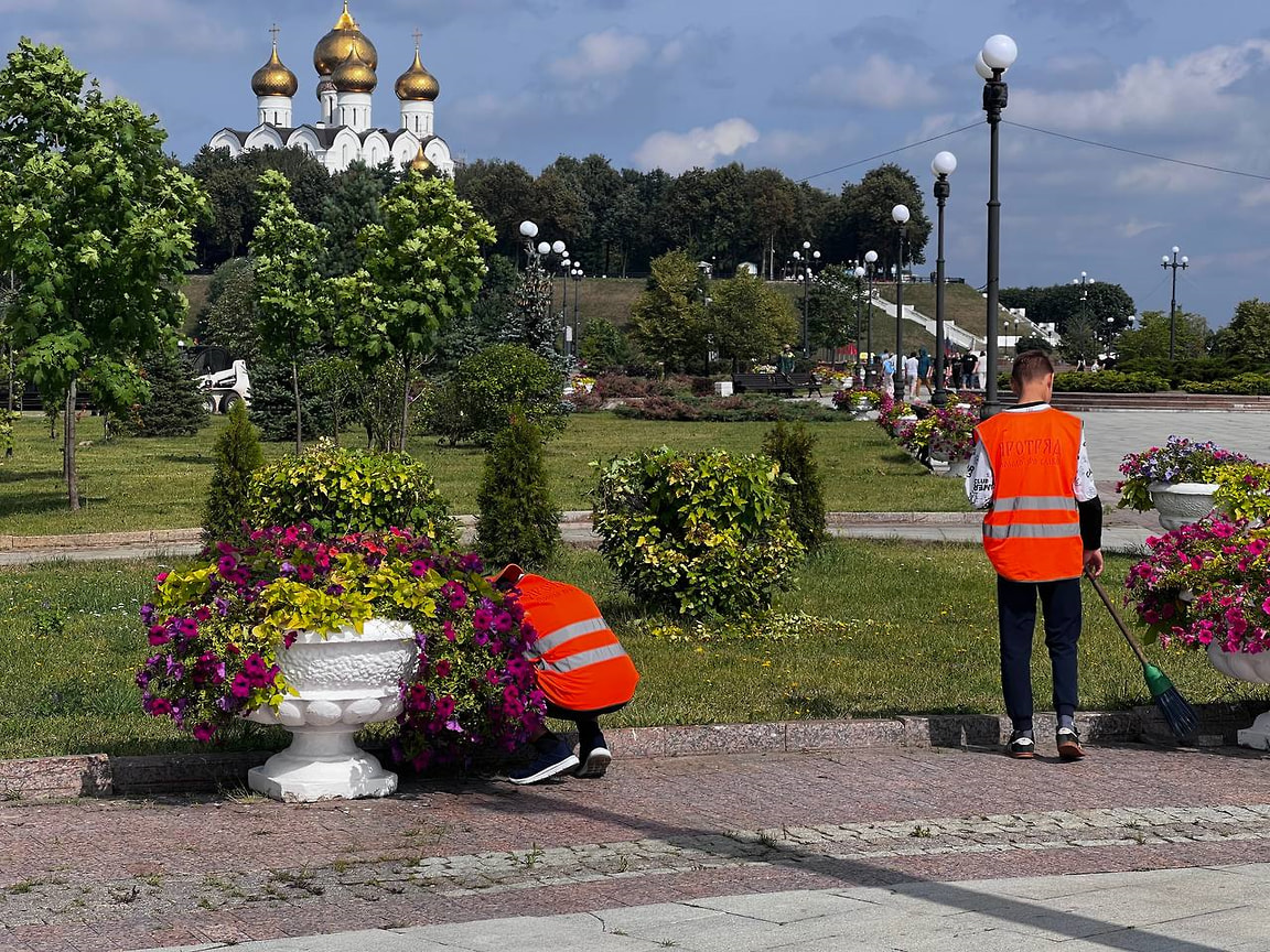 Мэр Ярославля посоветовал УК брать в дворники подростков – Коммерсантъ  Ярославль